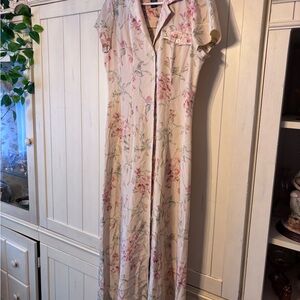 Vintage Ralph Lauren Floral Cream Maxi Dress. 34 chest 52 long. Size 8